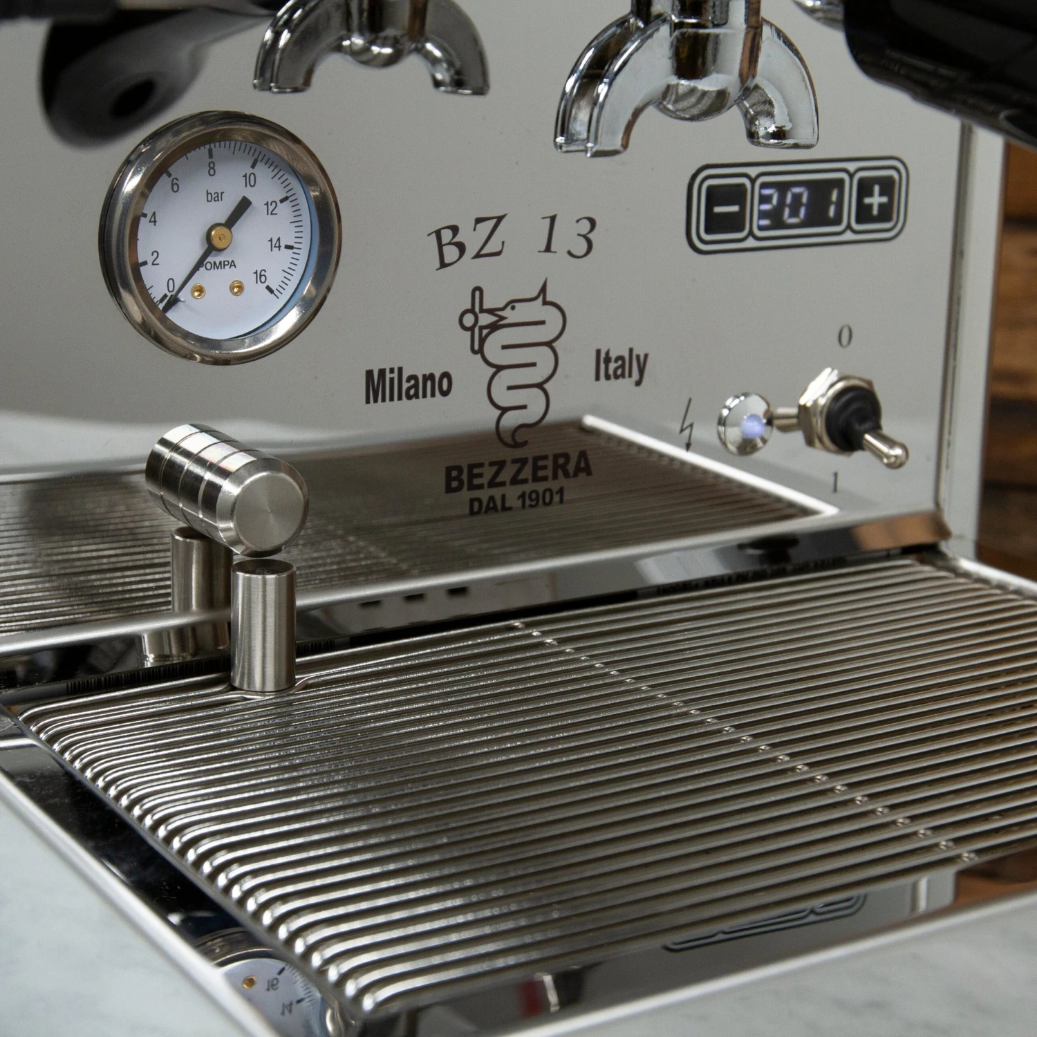 Bezzera BZ13 DE Bianco Espresso Machine - Special Edition 6 Bezzera BZ13 DE Bianco Espresso Machine - Special Edition - Image 4