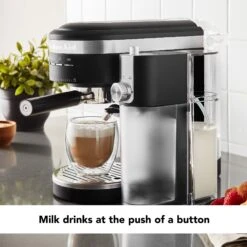 KitchenAid® Automatic Milk Frother Attachment - Brushed Stainless Steel 11 KitchenAid® Automatic Milk Frother Attachment - Brushed Stainless Steel -Gaggia Store KitchenaidMilkFrotherLifestyle dacee7cd 4b3d 4235 adae db05ce1e3b3e