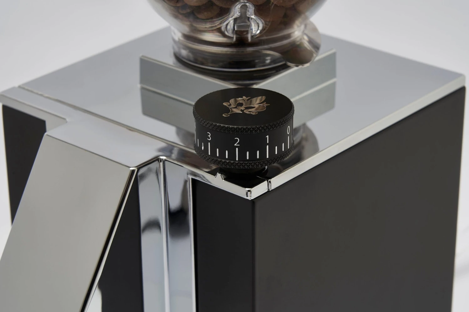 Eureka Mignon Zero Single Dose Coffee Grinder - Chrome 5 Eureka Mignon Zero Single Dose Coffee Grinder - Chrome - Image 3